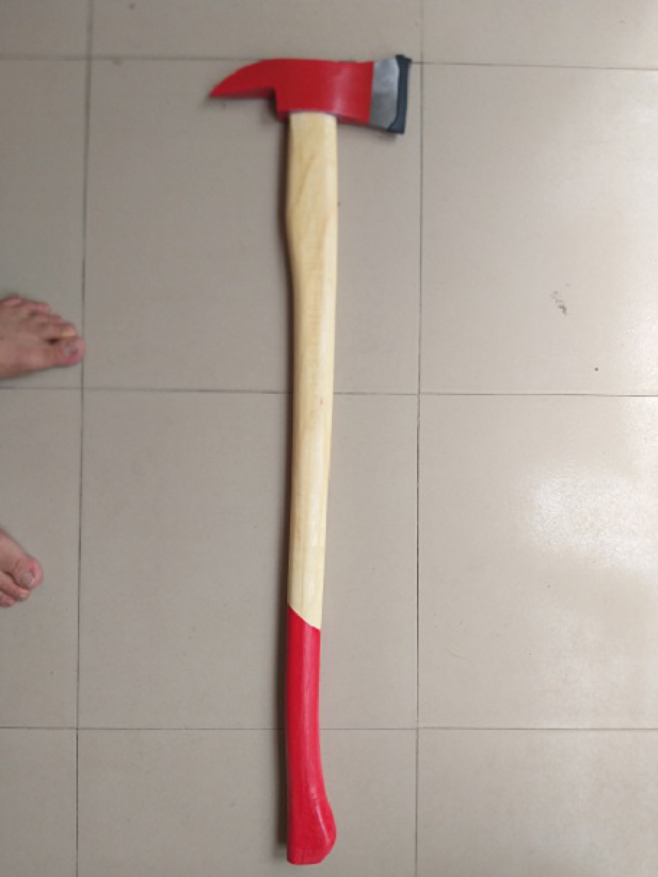 Rìu cứu hỏa cán gỗ dài 90cm